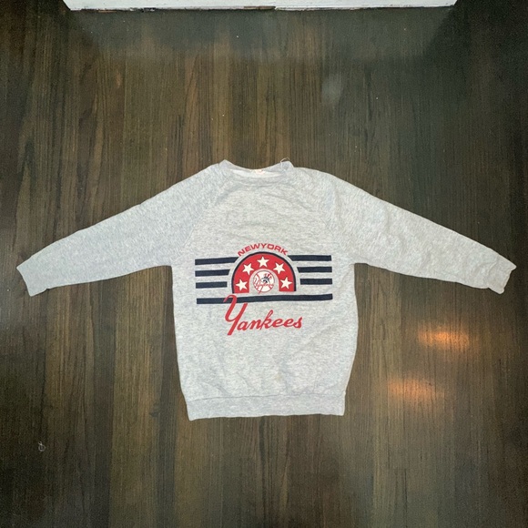 VINTAGE New York Yankees Gray women’s Sweater Size XS Y2K - Picture 1 of 4